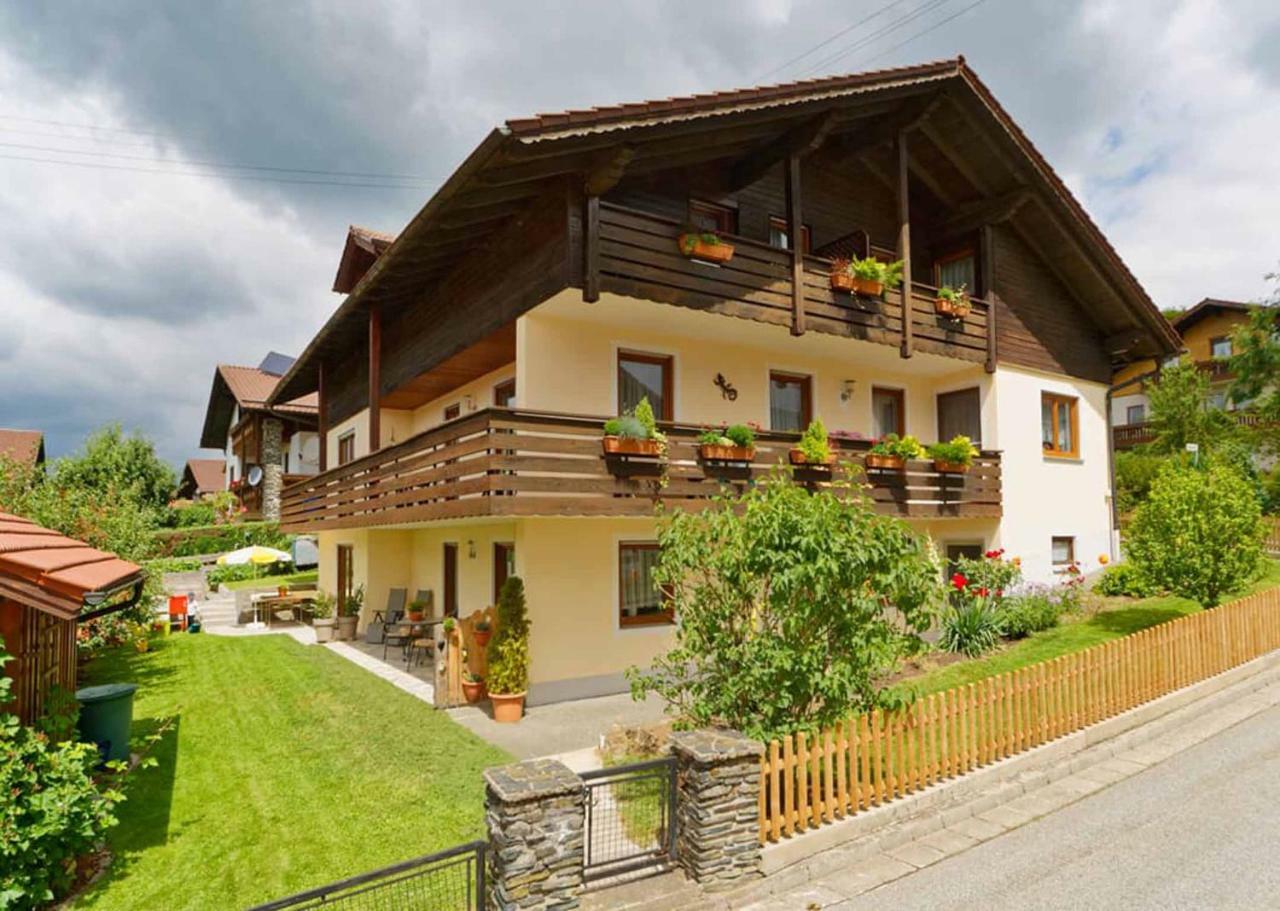 Gaestehaus Schmalzreich Lam Exteriér fotografie